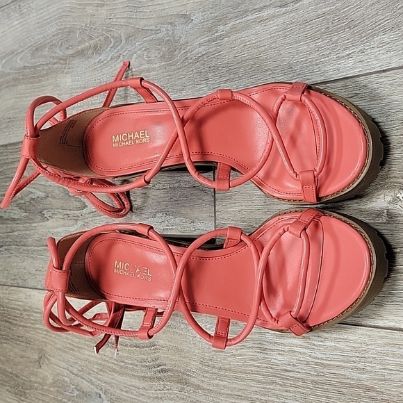 Michael Michael Kors Size 7 Vero Leather Platform Sandal in Dahlia - Picture 3 of 10